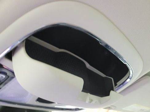 Used 2014 Jeep Cherokee Trailhawk w/ Technology Group image 43