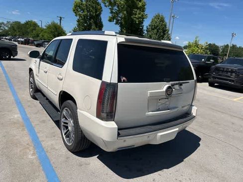 Used 2013 Cadillac Escalade Premium AWD/4WD image 19