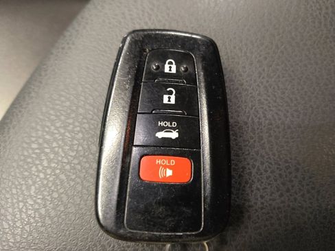 Used 2022 Toyota Camry SE w/ Convenience Package image 32