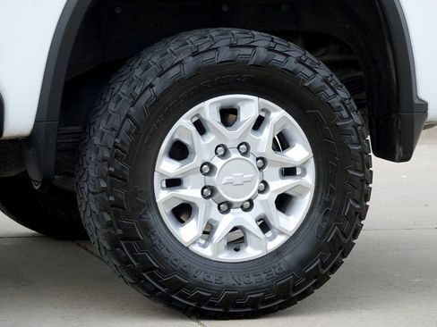 Used 2020 Chevrolet Silverado 2500 LTZ AWD/4WD image 46