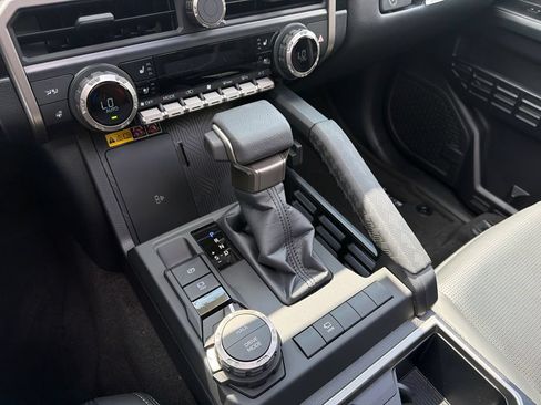 New 2026 Toyota 4Runner Limited AWD/4WD image 34
