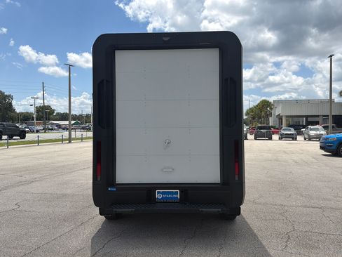 Used 2024 Chevrolet Brightdrop 400 w/ Commercial Equipment Package AWD/4WD image 7
