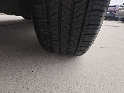 Used 2016 Toyota Highlander Limited image 36