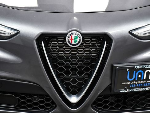Used 2022 Alfa Romeo Stelvio Ti AWD/4WD image 77