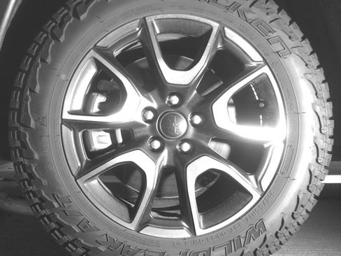 Used 2025 Jeep Compass Trailhawk AWD/4WD image 9