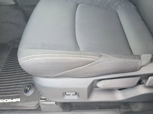 Used 2025 Toyota Tacoma SR5 image 15