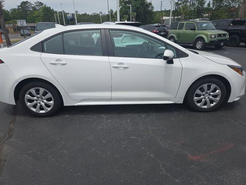 Used 2024 Toyota Corolla LE FWD image 7