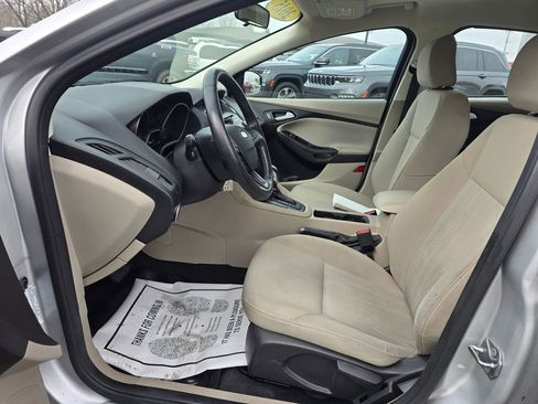 Used 2015 Ford Focus SE w/ SE Cold Weather Package image 8