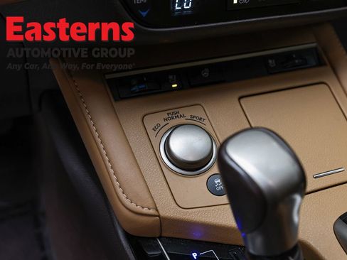 Used 2017 Lexus ES 350 w/ Navigation System Package FWD image 19