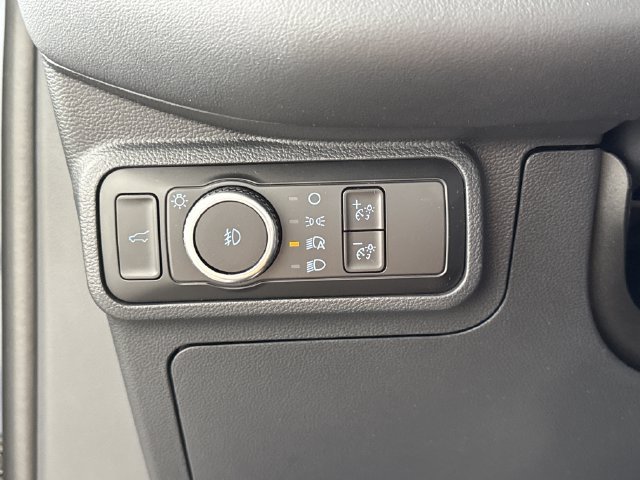 Used 2025 Ford Explorer ST-Line w/ ST-Line Street Pack AWD/4WD image 11