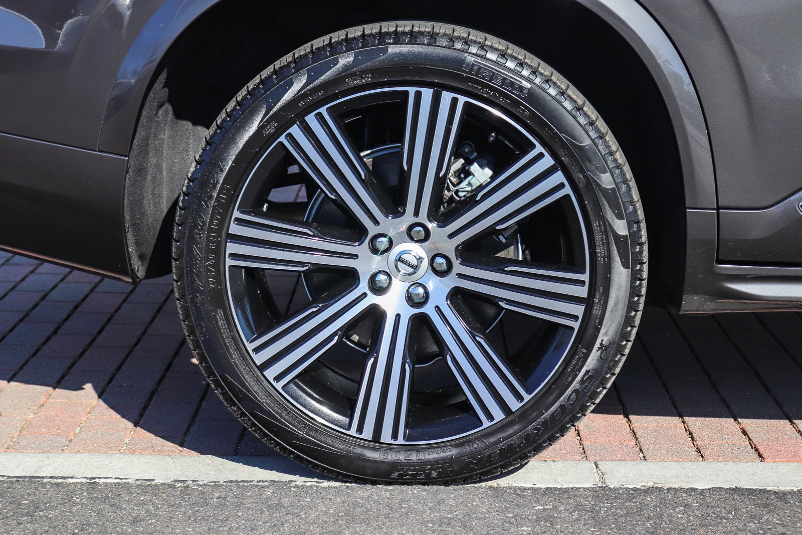 Used 2024 Volvo XC90 T8 Core w/ Protection Package Premier AWD/4WD image 10