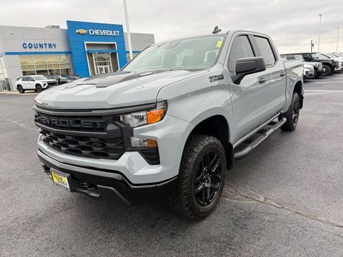 Used 2024 Chevrolet Silverado 1500 Custom Trail Boss w/ Turbomax Blackout Package image 9