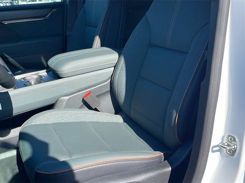 New 2026 GMC Acadia AT4 image 10