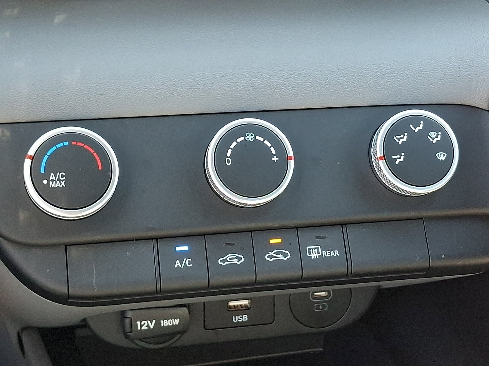 Certified 2026 Hyundai Elantra SE FWD image 16