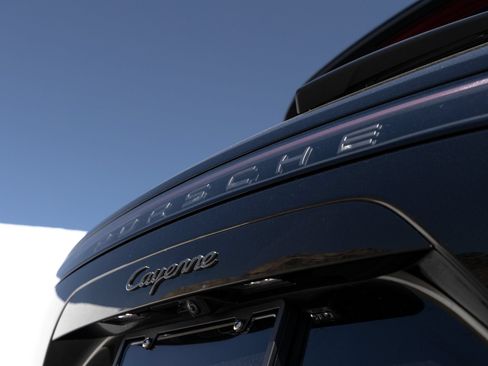 Certified 2023 Porsche Cayenne Platinum Edition AWD/4WD image 12