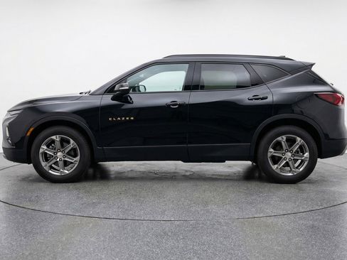 Used 2025 Chevrolet Blazer LT FWD image 5
