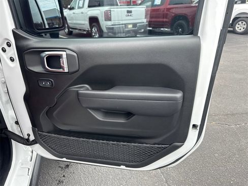 Used 2024 Jeep Wrangler Unlimited Rubicon image 15