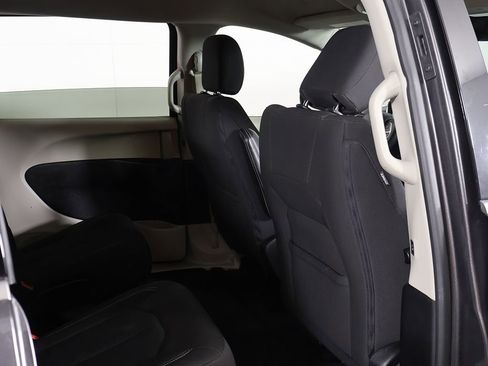 Used 2023 Chrysler Voyager LX FWD image 25