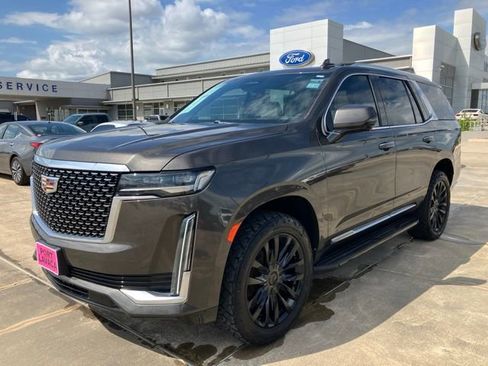 Used 2021 Cadillac Escalade Premium Luxury AWD/4WD image 3