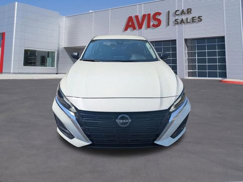 Used 2025 Nissan Altima 2.5 SV FWD image 2