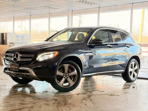 Used 2019 Mercedes-Benz GLC 300 4MATIC image 1