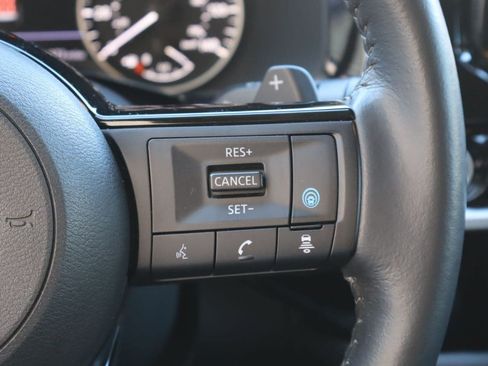 Used 2024 Nissan Pathfinder SL w/ Lighting Package (N92) FWD image 14