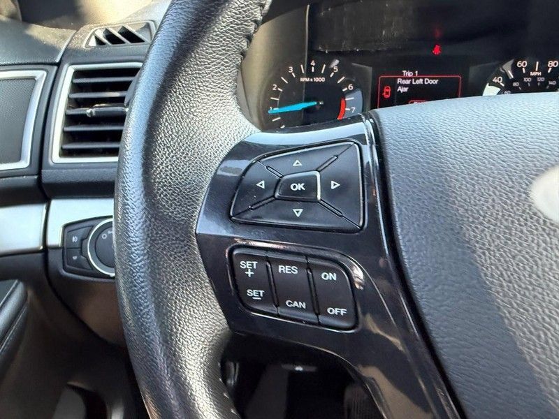Used 2017 Ford Explorer XLT FWD image 12