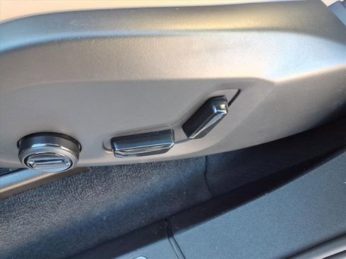 New 2026 Volvo XC90 T8 Plus w/ Protection Package Premier image 13