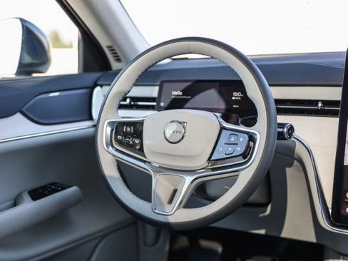 New 2025 Volvo EX90 Ultra image 16