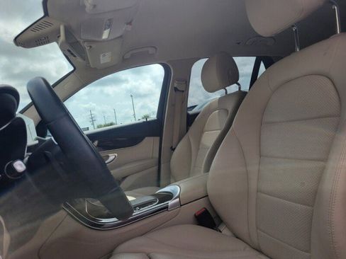 Used 2020 Mercedes-Benz GLC 300 image 11