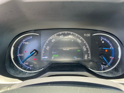 Certified 2025 Toyota RAV4 LE AWD/4WD image 10