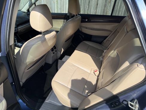 Used 2016 Subaru Outback 3.6R Limited AWD/4WD image 8