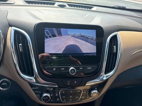 Used 2024 Chevrolet Equinox Premier image 18