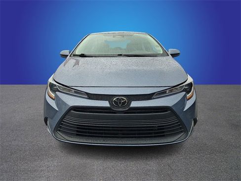 Used 2024 Toyota Corolla LE image 2