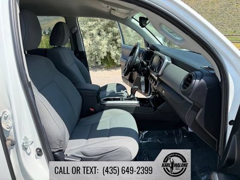 Used 2021 Toyota Tacoma SR5 AWD/4WD image 34