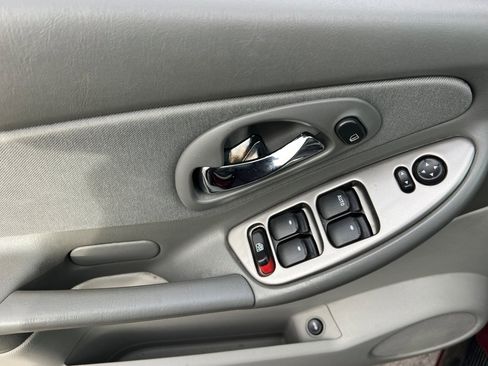 Used 2006 Chevrolet Malibu LT image 8