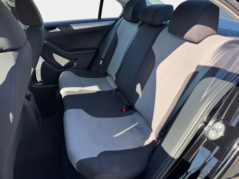 Used 2017 Volkswagen Jetta S image 11