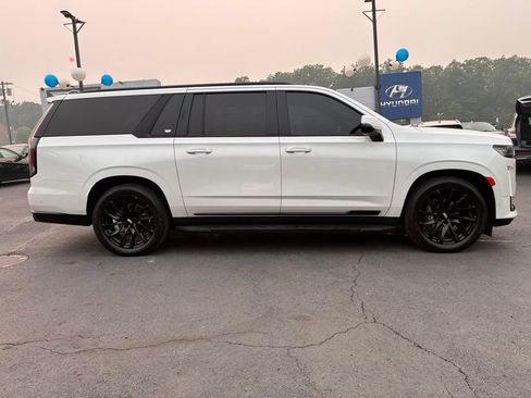 Used 2021 Cadillac Escalade ESV Sport Platinum w/ LPO, ONYX Package AWD/4WD image 8
