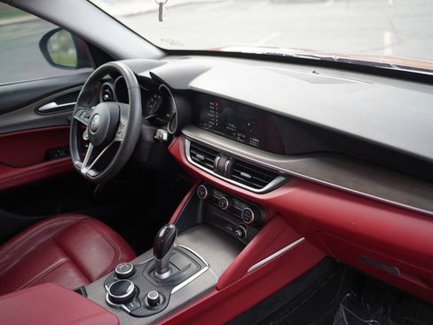 Used 2018 Alfa Romeo Stelvio Ti AWD/4WD image 15