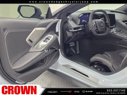 Used 2024 Chevrolet Corvette Stingray Premium Conv w/ Z51 Performance Package RWD image 15