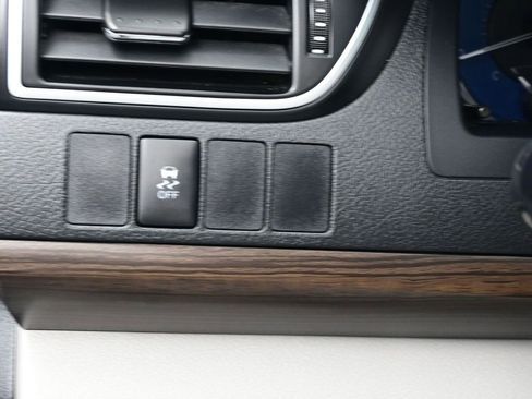 Used 2016 Toyota Camry LE image 21