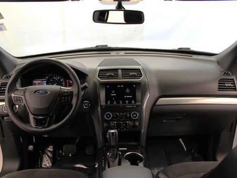 Used 2018 Ford Explorer XLT w/ Equipment Group 202A FWD image 26