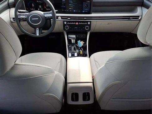 Used 2025 Hyundai Tucson SEL FWD image 9