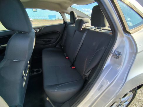 Used 2015 Ford Fiesta SE image 18