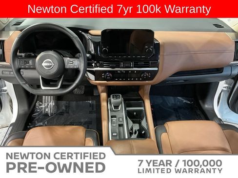 Used 2025 Nissan Pathfinder Platinum FWD image 14