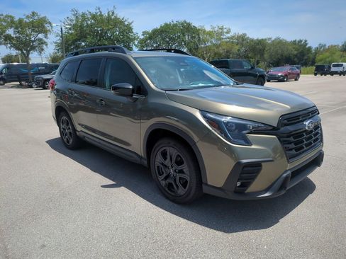 Used 2024 Subaru Ascent Onyx Edition AWD/4WD image 2