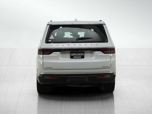 Used 2022 Jeep Wagoneer Series III w/ Rear Seat Video Group 1 image 4
