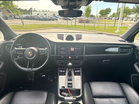 Used 2023 Porsche Macan Turbo AWD/4WD image 17