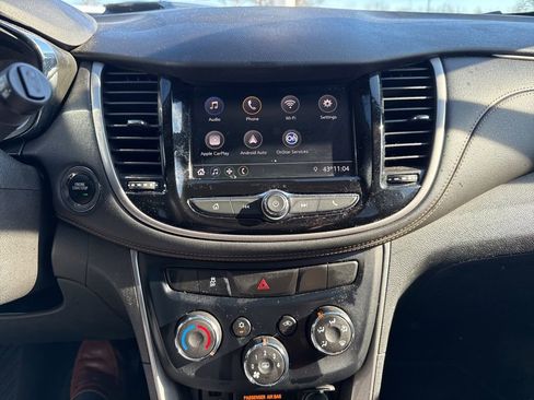 Used 2020 Chevrolet Trax LT w/ LT Convenience Package image 36