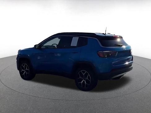 Used 2025 Jeep Compass Limited AWD/4WD image 4